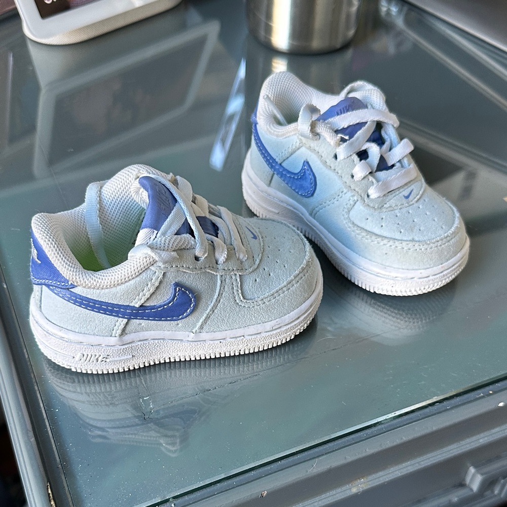 Nike Kids' light blue and darker blue sneakers size 4C